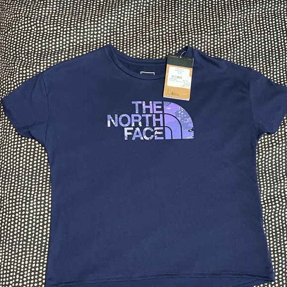 North Face Shirt and Shorts - Picture 2 of 7